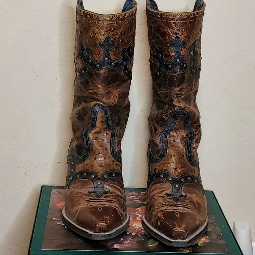 Ariat Women’s size 11B Studded Brown with Ostrich skin patches Western Boots